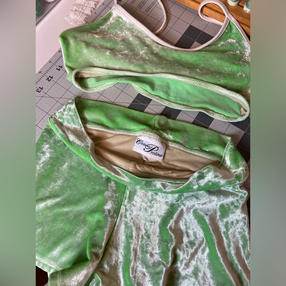 MY DATE W/ PRESIDENTS DAUGHTER VELVET SET - Picture 3 of 7